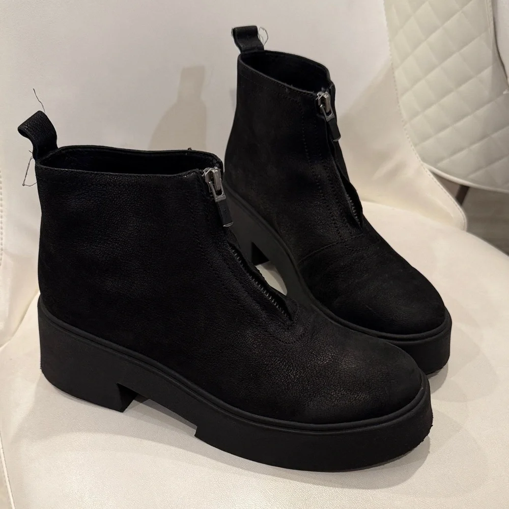 Eileen Fisher Women’s Orion Ankle Boot - Picture 2 of 7